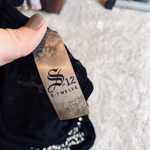 Black top w/ Rhinestone studs size M - Picture 6 of 8